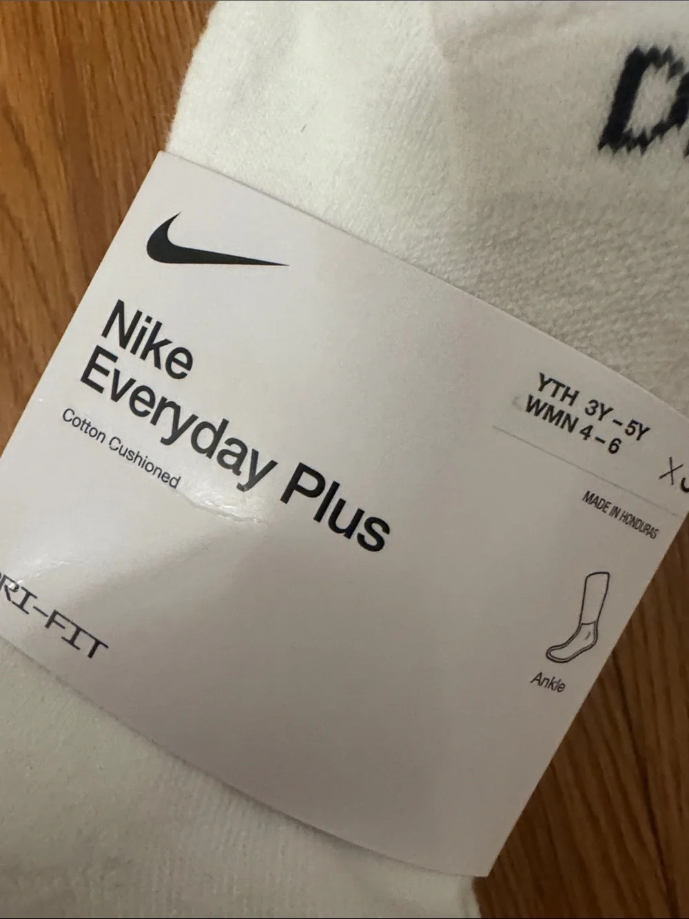 Nike White Low-Cut Everyday Socks with Black Swoosh - 3 Pack